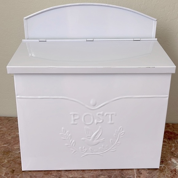 Chelsea Wall Mounted Steel Embossed Mailbox – Classic Durable Design (New) - Picture 1 of 16